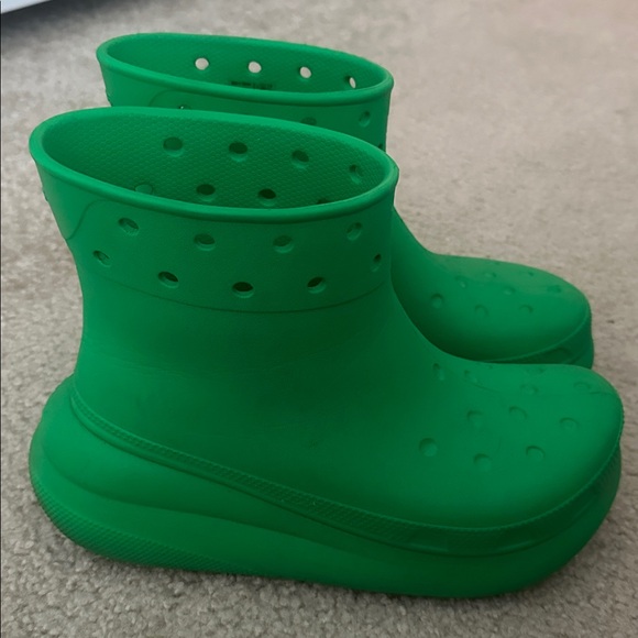 Green Crocs - Picture 3 of 5